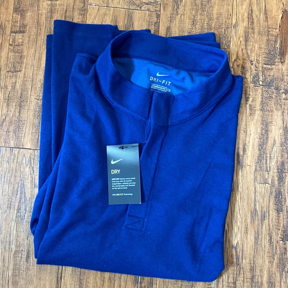Men's 1/4 zip Nike shirt